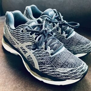 Excellent condition ASICS GEL Nimbus 18 Black Silver Pattern 8 US Womens Medium